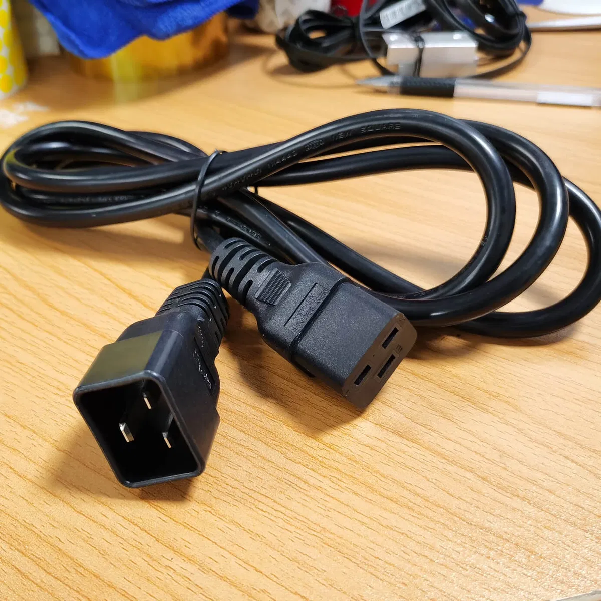 Кабель питания IEC320 C19 - IEC320 C20, 1.8 м, сечение 3 х 2,5 мм²