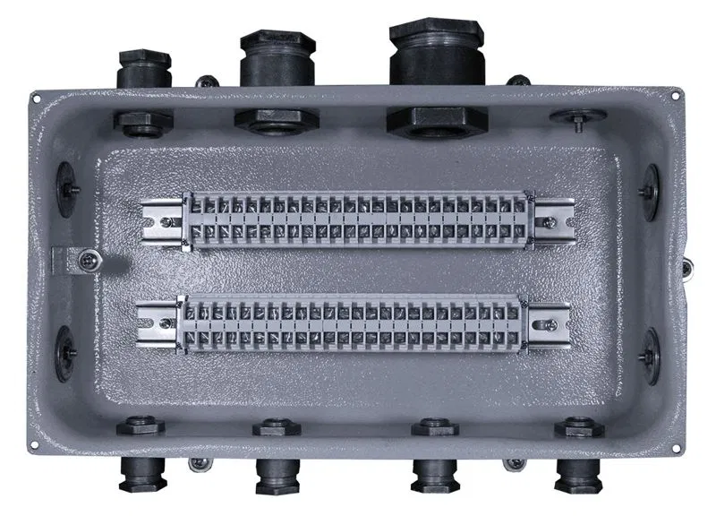 Коробка клеммная КЗНС-48 У2 48 зажимов IP65 (метал. вводы) Электротехник ET002546