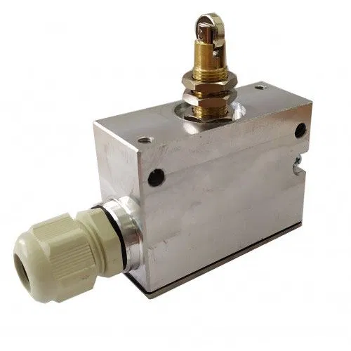 Микровыключатель МП 1203 УХЛ3 исп.03 IP40 толкатель с поперечн. располож. ролика комбинир. винт Электротехник ET521554