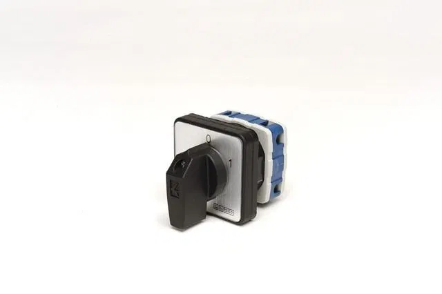 Переключатель двухпозиционный (0-1) 2п 10А EMAS PSA010AK231S