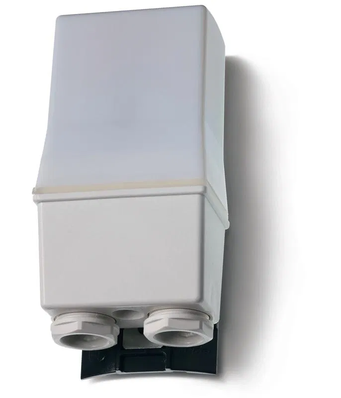 户外安装外壳式光敏继电器 1NO 16A 230V AC 1…80lux IP54 FINDER 104182300000