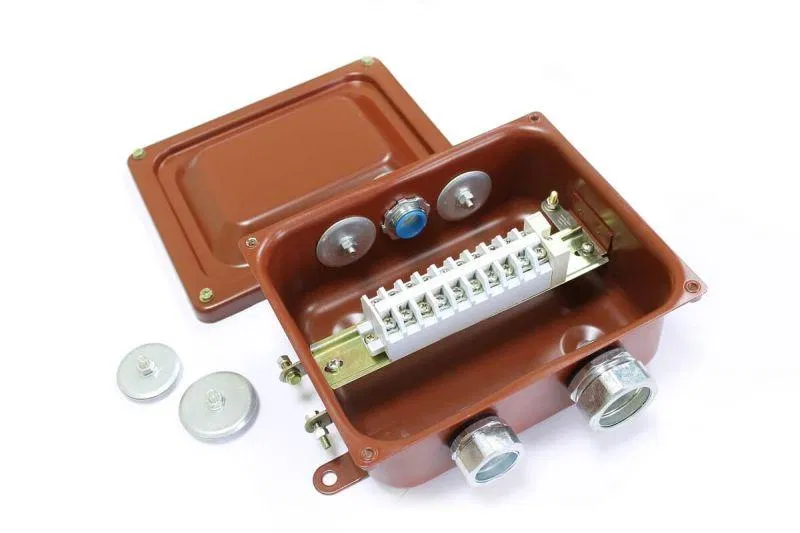 Коробка клеммная ККМА-10 У2 IP54 ГОФРОМАТИК zeta30372