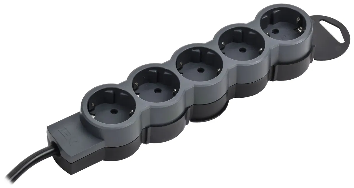 STANDARD Удлинитель У05 5 мест 2P+PE 3м 3х1,5мм2 16А черный IEK 695047