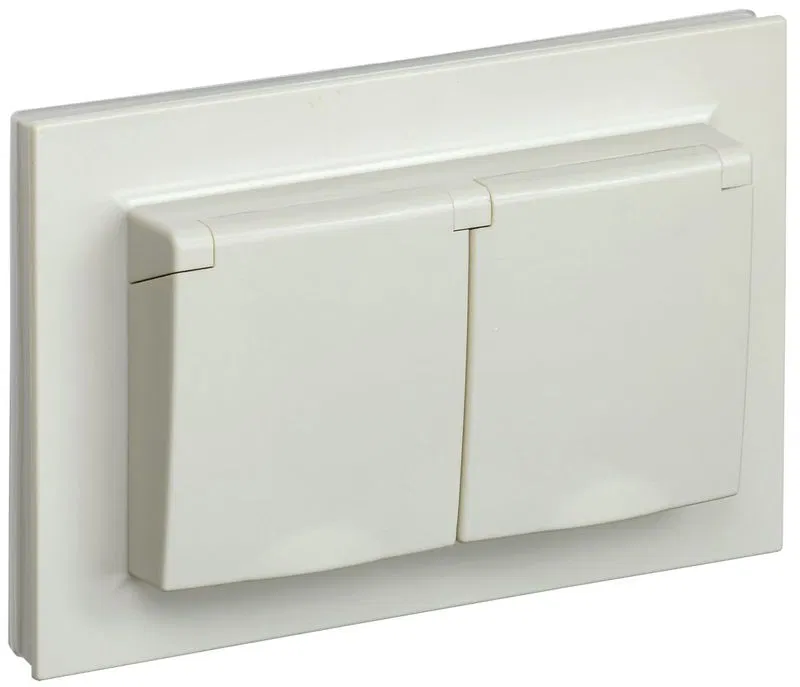 Розетка 2-м СП BRITE РСбш12-3-44-БрКр 16А в сборе IP44 с крышкой беж. IEK BR-R26-16-44-K10-F