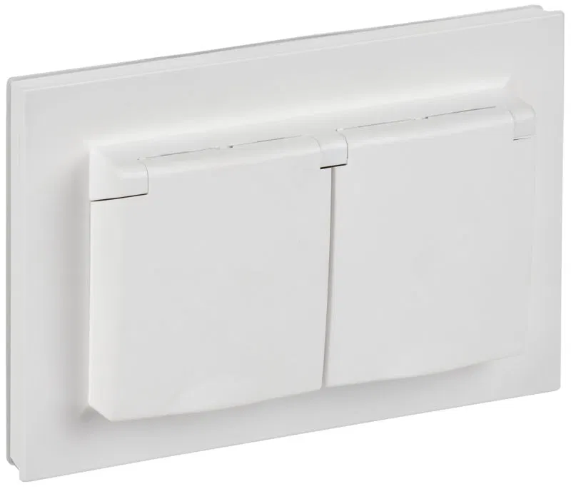 Розетка 2-м СП BRITE РСбш12-3-44-БрАБ 16А IP44 в сборе с крышкой арктич. бел. IEK BR-R26-16-44-K91-F