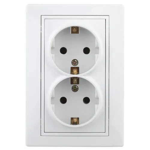 Розетка 2-м СП Plano 1-205-01 16А IP20 250В 2х2P+E Schuko бел. Intro Б0053915