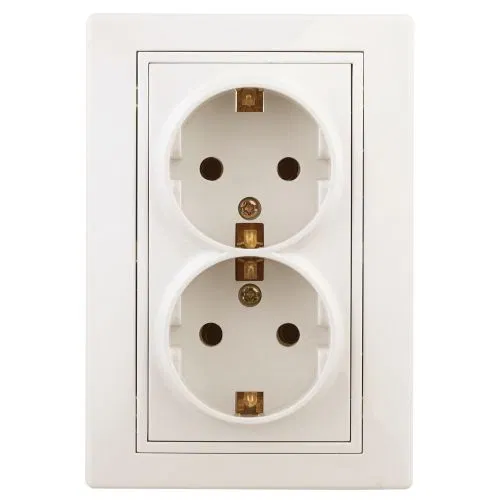 Розетка 2-м СП Plano 1-205-02 16А IP20 250В 2х2P+E Schuko сл. кость Intro Б0053916