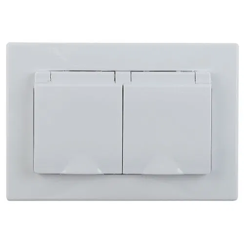 Розетка 2-м СП 16А 250В 2P+E Schuko IP20 с крышкой защ. шторки Plano бел. 1-210-01 Intro Б0053934