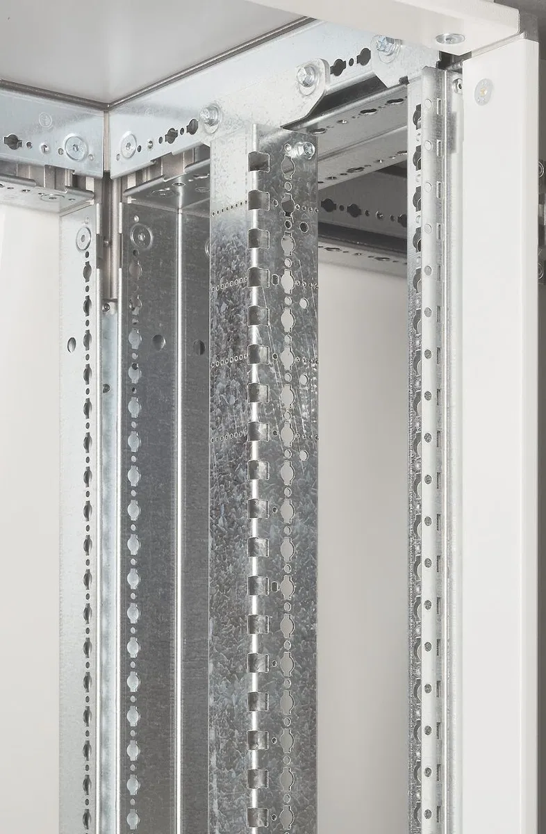 Стойка компактная - XL³ 4000 - у шкафов шириной 475 мм 020512 Legrand