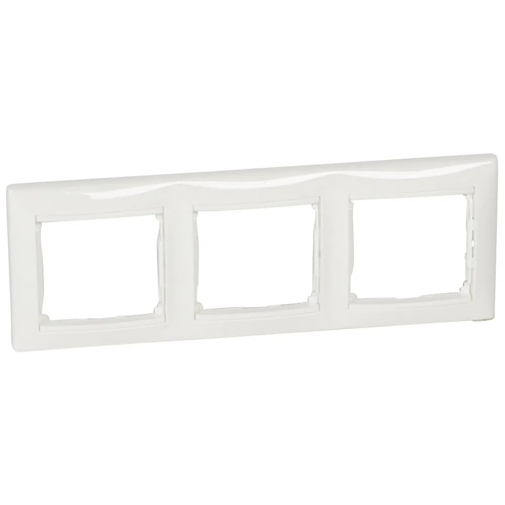 VALENA DIY Рамка 3-местная белый 694242 Legrand
