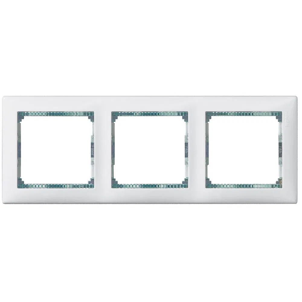 VALENA DIY Рамка 3-местная белый кристалл 694245 Legrand