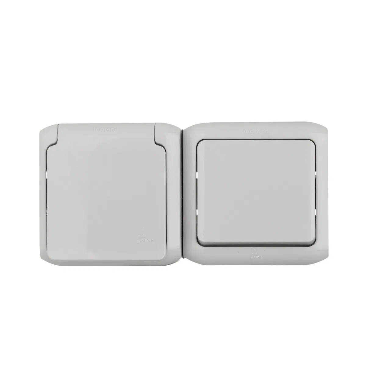 Выключатель + 2К+З розетка с защитными шторками - 16 A - 250 В~ - Quteo IP 44 - Серый 782348 Legrand