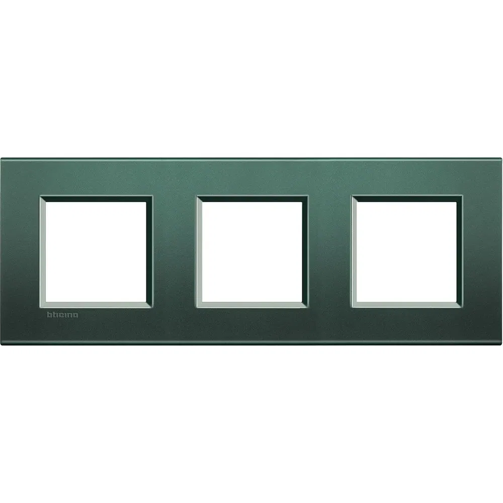 Livinglight Рамка прямоугольная, 3 поста, цвет зелёный шелк LNA4802M3PK Legrand