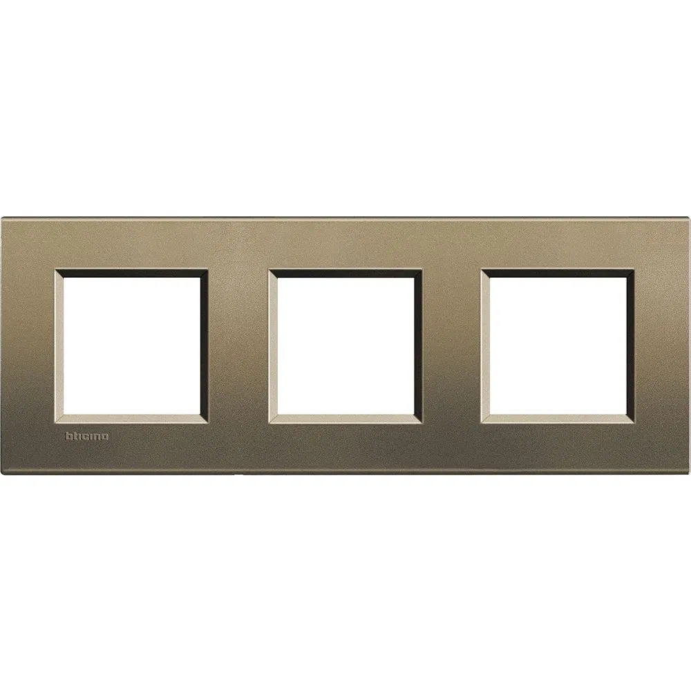 LivingLight Рамка прямоугольная, 3 поста, цвет Коричневый шелк LNA4802M3SQ Legrand