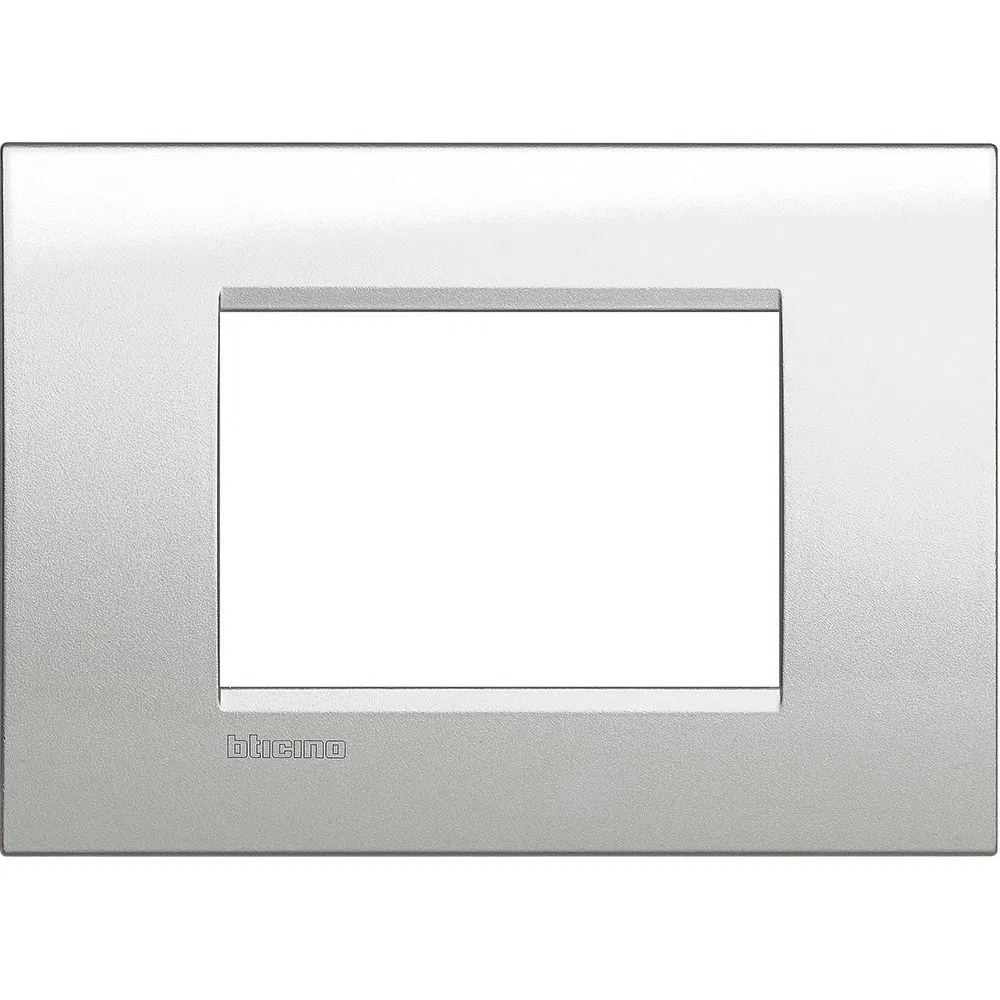 LivingLight. Рамка "Лунное серебро", итальянская модульность, 3 модуля LNA4803GL Legrand