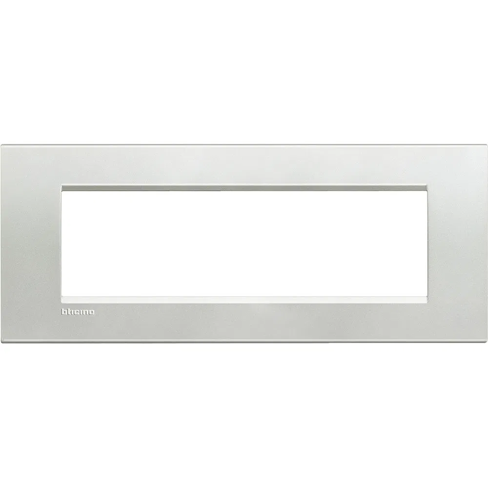 LivingLight Рамка прямоугольная, 7 модулей, цвет Серебро LNA4807AG Legrand