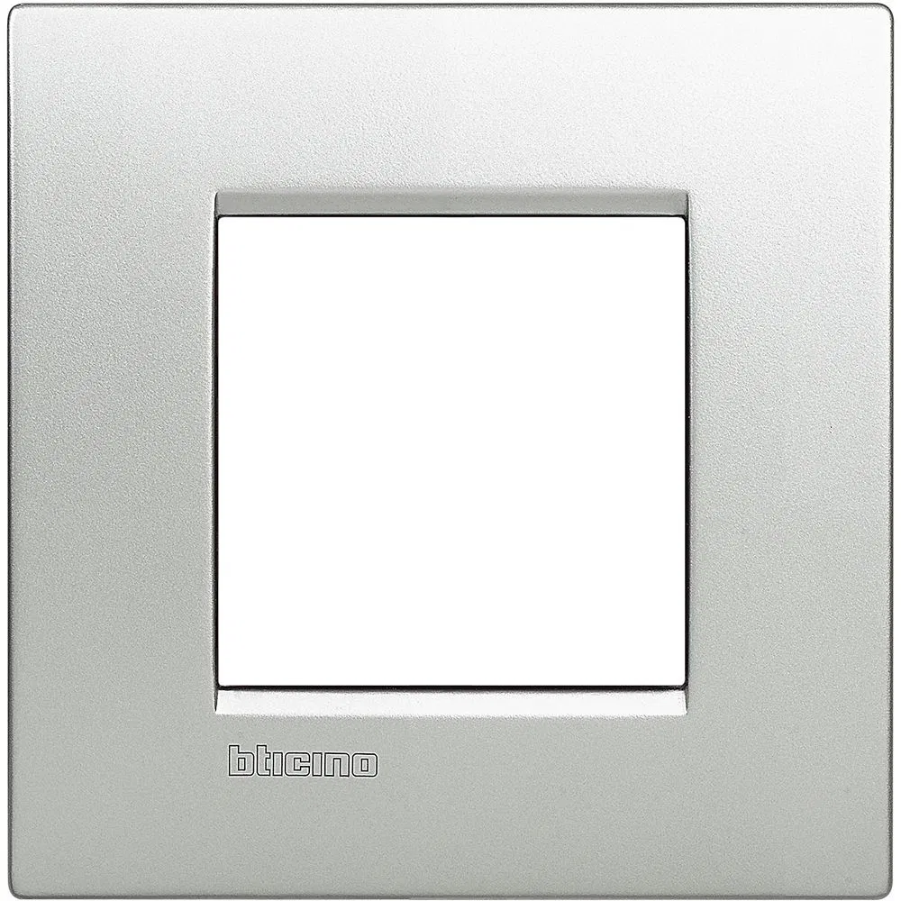 Livinglight AIR 1 пост Алюминий LNC4802TE Legrand