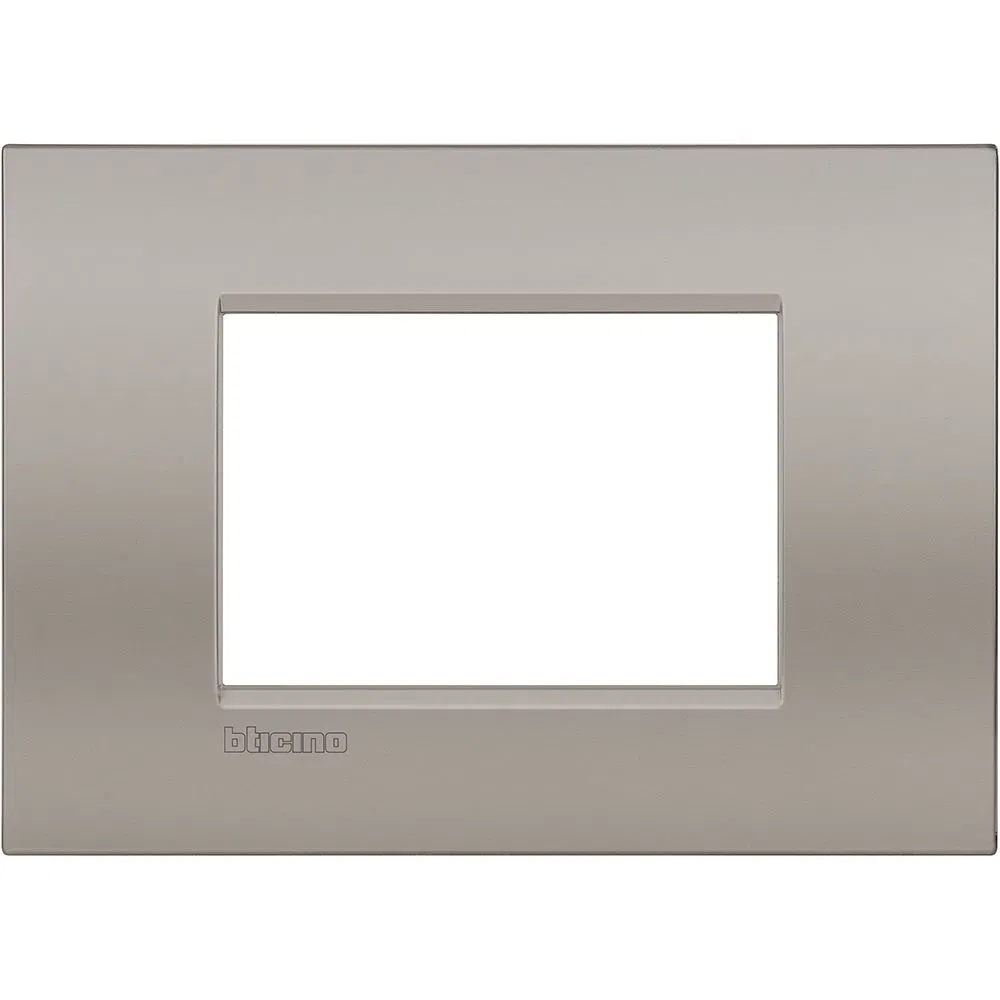 Livinglight. Рамка Air, итальянский стандарт 3 мод. Цвет "Песчаник" LNC4803SB Legrand