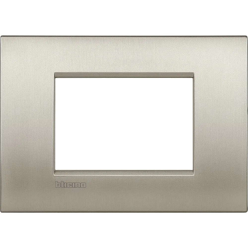 Livinglight. Рамка Air, итальянский стандарт 3 мод. Цвет "Матовый титан" LNC4803TIS Legrand