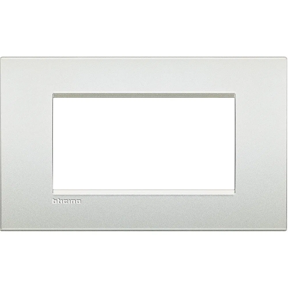 LivingLight Рамка AIR 4 модуля, цвет Белый жемчуг LNC4804PR Legrand