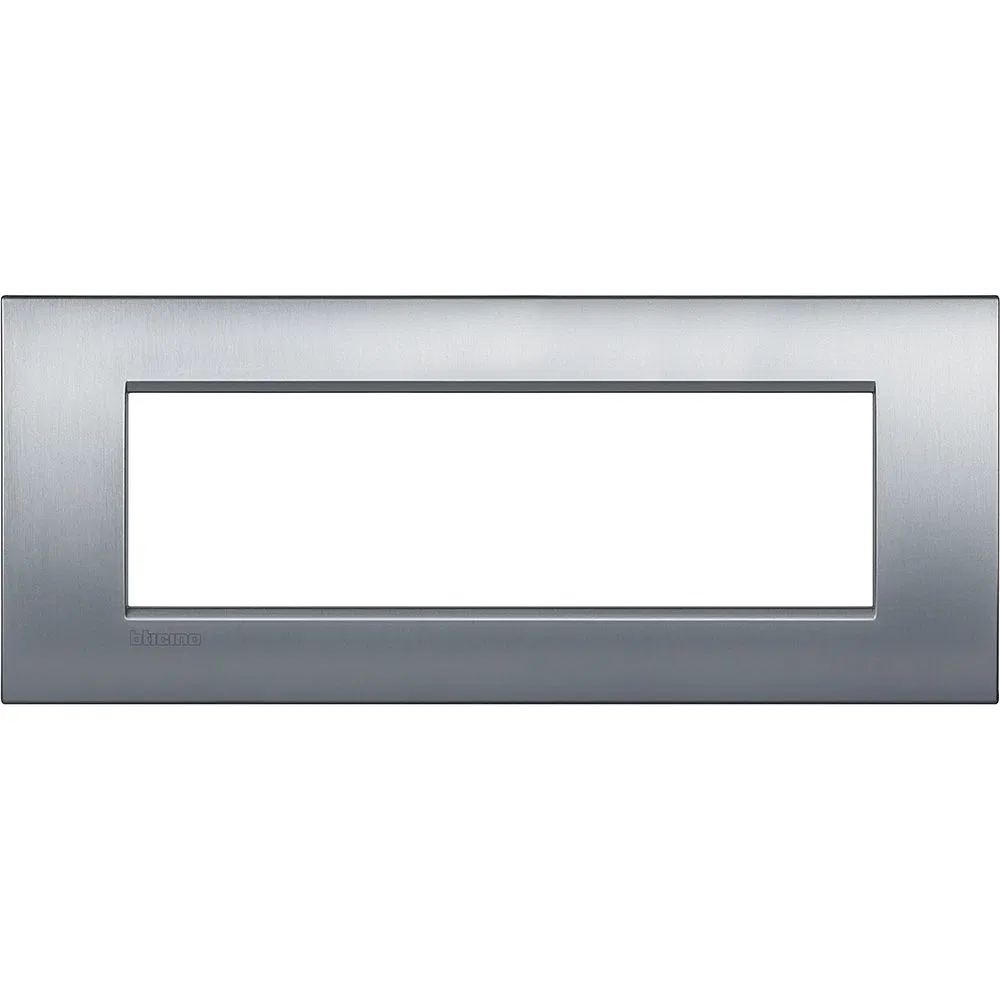 Livinglight. Рамка Air, итальянский стандарт 7 мод. Цвет "Матовый хром" LNC4807CRS Legrand