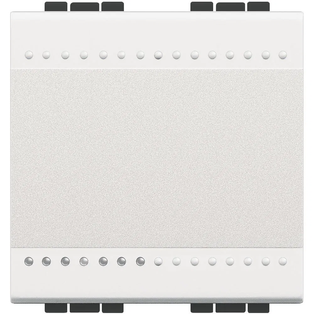 LivingLight Кнопка с винтовыми клемами, размер 2 модуля, цвет белый N4005M2N Legrand