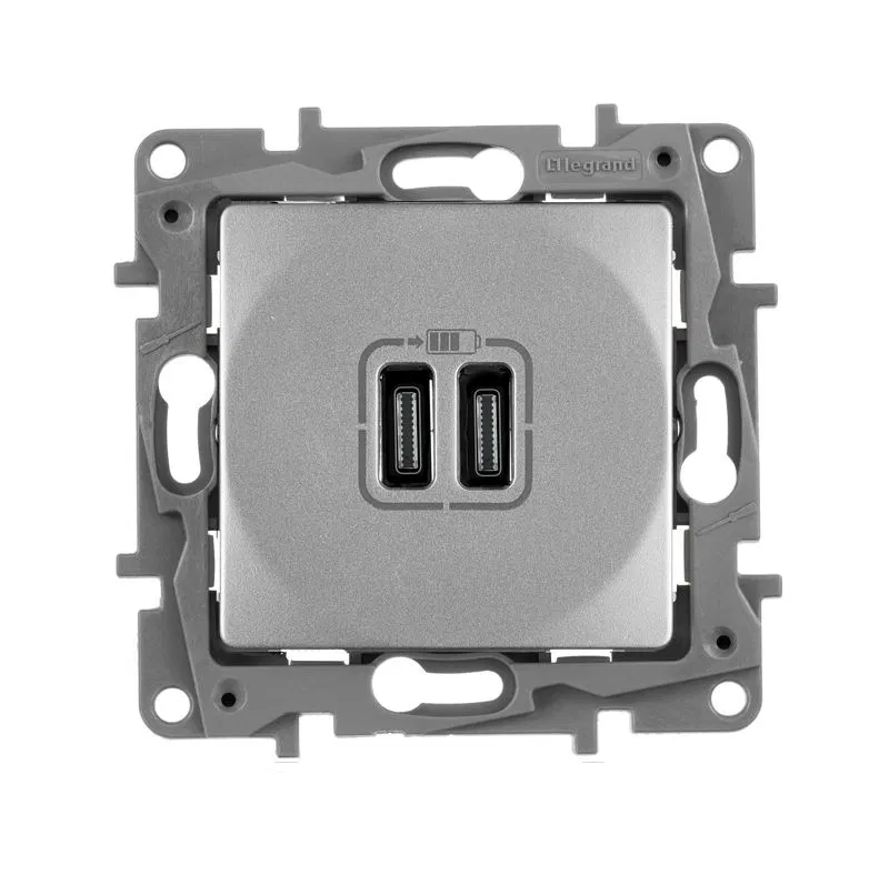 Etika 充电器，带 2 个 USB C 接口，240V/5V 3000mA 铝制 IEK 672435 Legrand (IEK 集团)