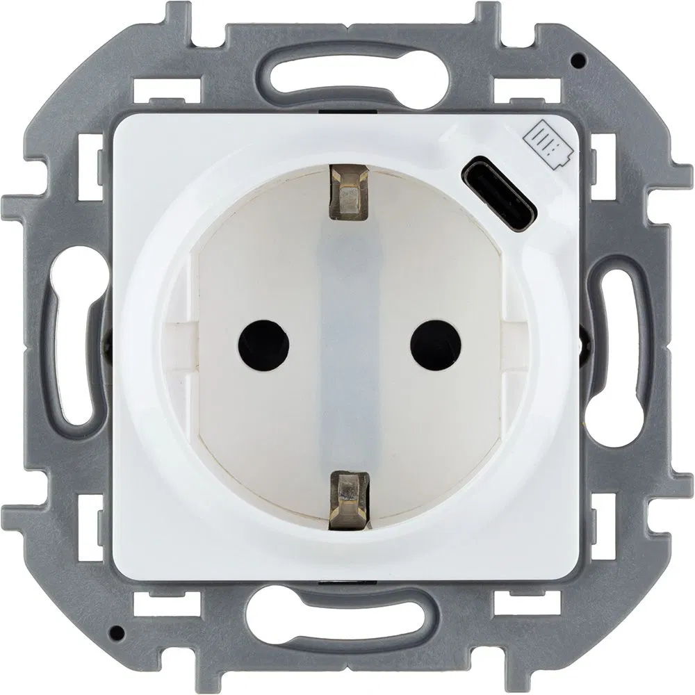 INSPIRIA 单位带接地保护盖插座 16A 带 USB C 5V 无螺钉安装 白色 673770 IEK