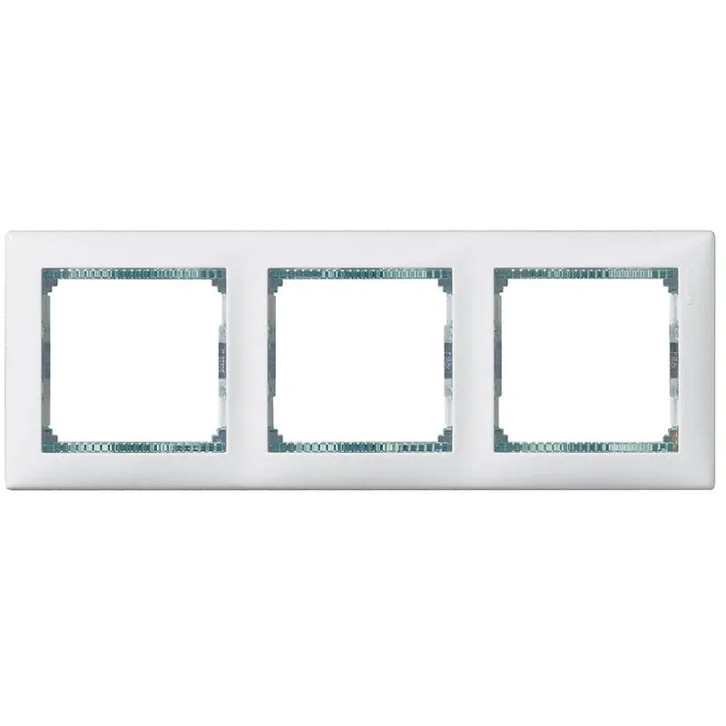 Рамка 3-м Valena горизонт. бел. кристалл (блист.) IEK 694245 Legrand (группа IEK)