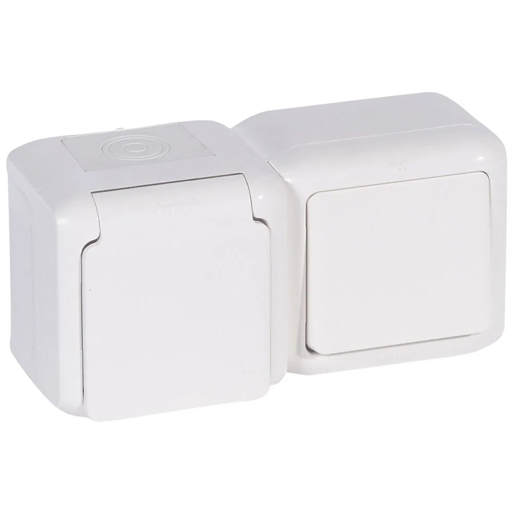开关+2个插座+3件 IP44 QUTEO 白色 782318 Legrand