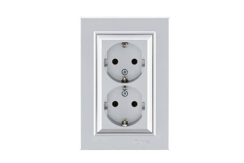 Розетка 2-я с/з СП (Новый дизайн) Karea 16А IP20 серебр. Makel 56065057