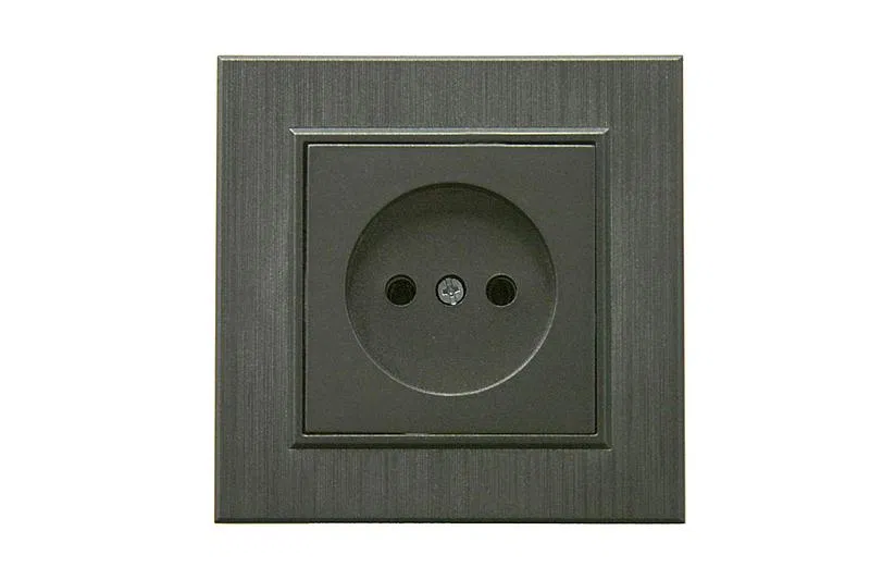 Розетка 1-м Karea LINE STAR без заземл. дым. металлик Makel 86050022