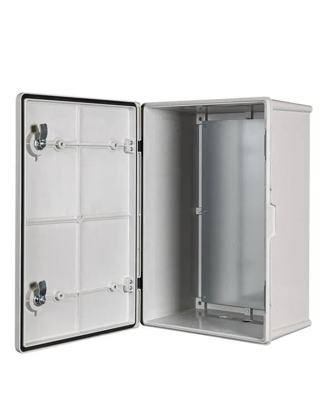 Шкаф монтажный композитный IK10 600x600x250мм IP66 Mastermann 00-01020362