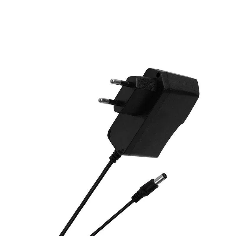 电源适配器 AC 110-250V DC 5V 1A 5W，带 DC 5.5x2.1 连接器，无防水等级 IP23 Rexant 200-005-5