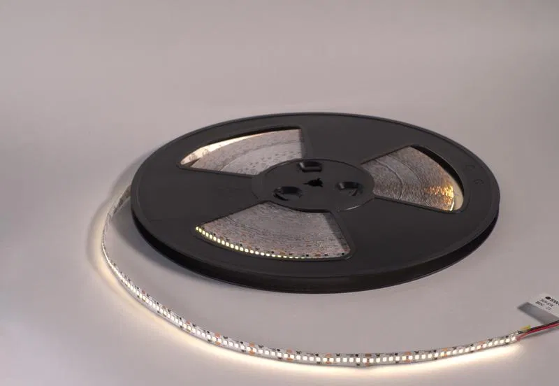 Лента потолочная SMD2835 204 LED/м 22 Вт/м 24В IP20 нейтр. бел. (уп.30м) SWG PRO 00-00007435