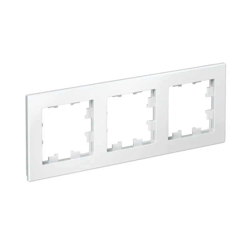 Рамка 3-м AtlasDesign универс. бел. SE ATN000103 Systeme Electric